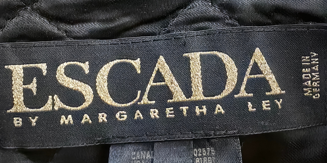 Что можно увидеть и купить в секонд хенде - интересные находки.