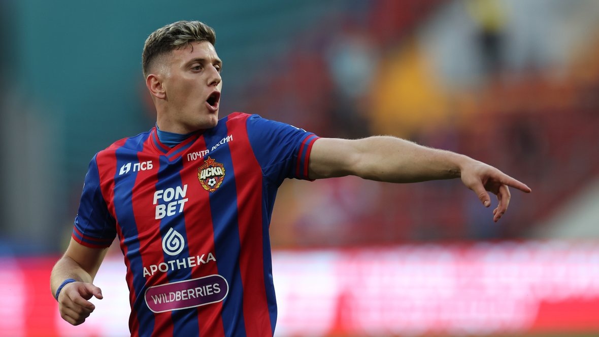    Нападающий ЦСКА Адольфо Гайч.Александр Федоров