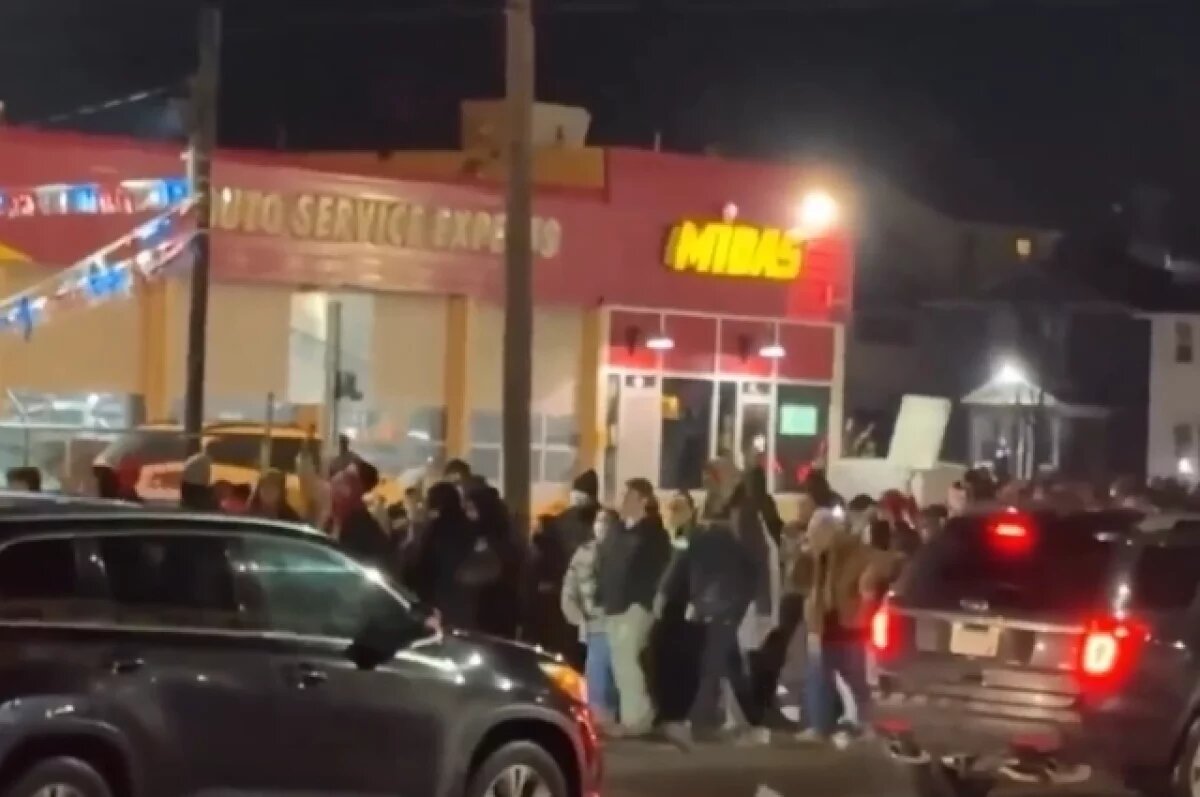    В Миннеаполисе в США после убийства женщины агентом ICE начались протесты