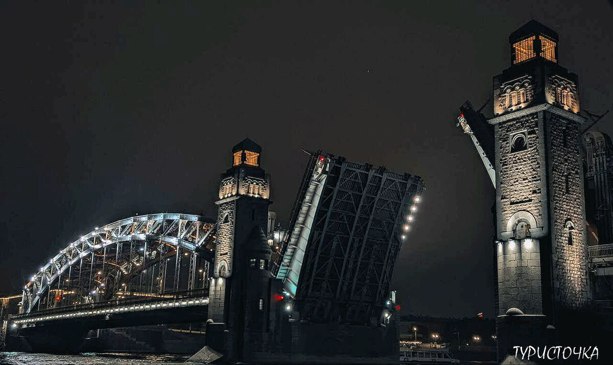 Разводные мосты Санкт-Петербурга — удивительное зрелище