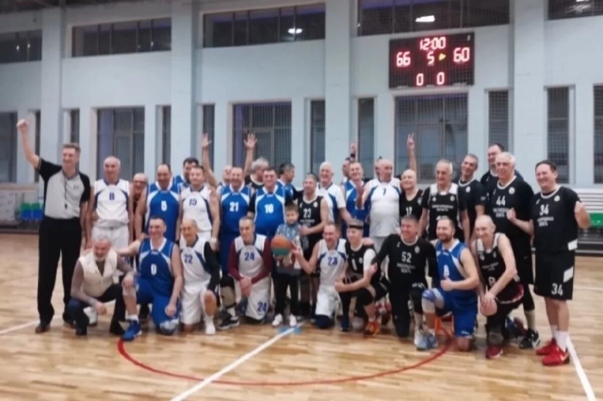    Ветераны баскетбола Поволжья вновь встретились в Казани