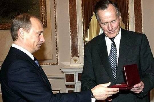    Путин прочитал Бушу-младшему лекцию по вопросу законности вторжения в Ирак