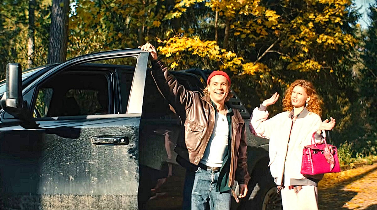 Всё подобные триллеры и хорроры начинаются одинаково: и-эх, лепота, ну сейчас забухаем!..