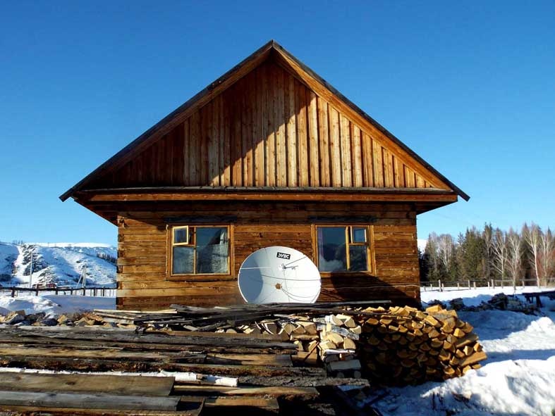 Мой дом в Верх-Уймоне.  Фото автора.