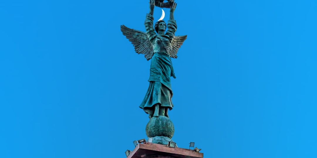 "На страже снов, на высоте