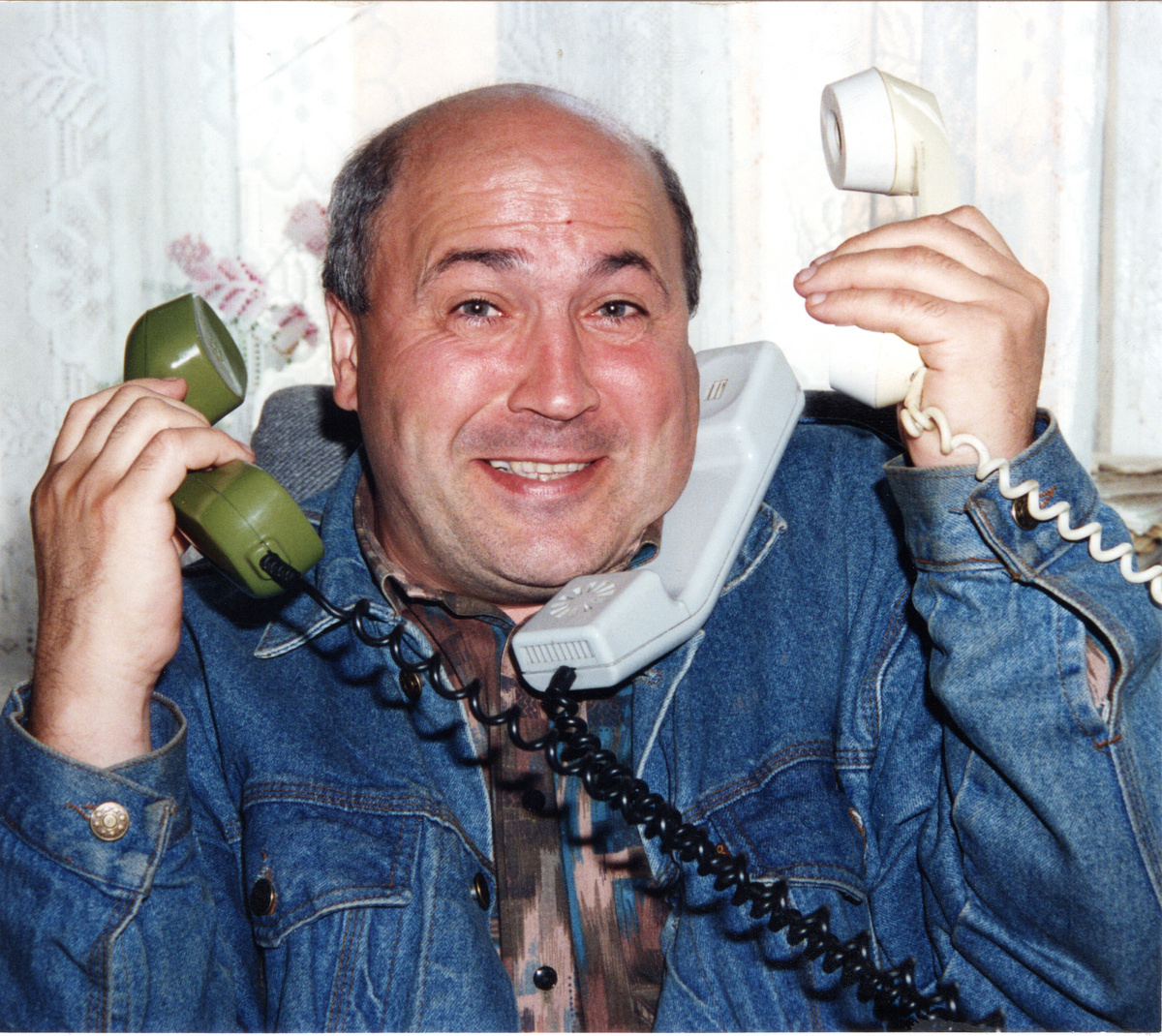 Николай Григорьевич Андреев, имеющий диплом артиста театра и кино, и сегодня продолжает активную деятельноть, уже в качестве любимого папы и дедушки... 