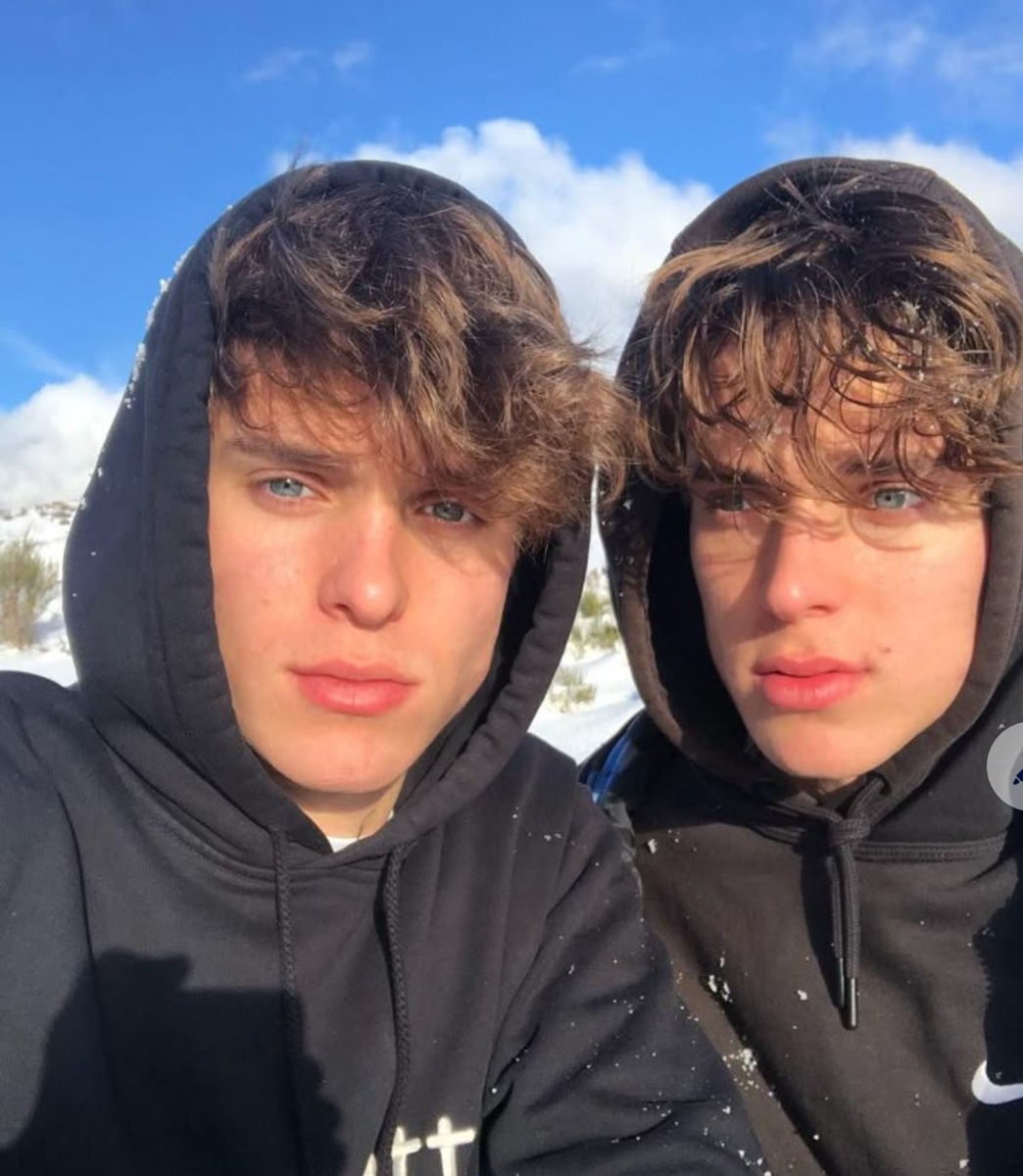 ТОЛЯ И КОЛЯ.