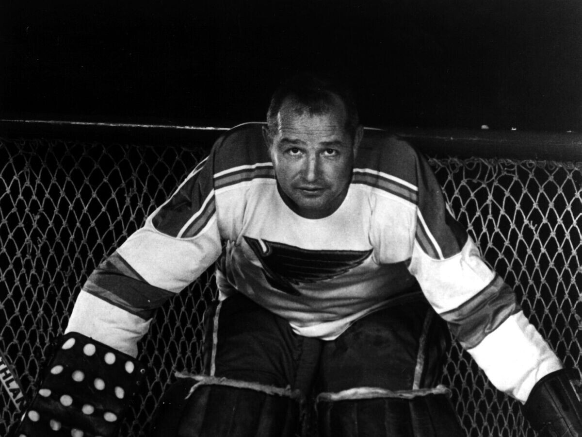    Канадский хоккеист Гленн Холл | © Getty Images / Bruce Bennett Studios