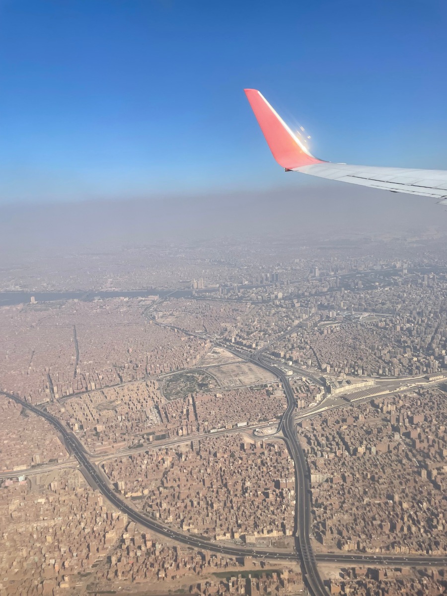 Пыль и жара.