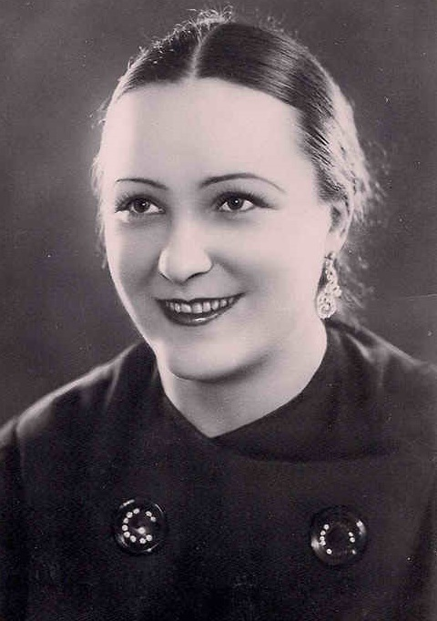 Вера Давыдова в молодости