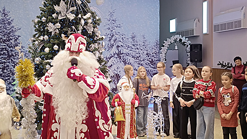    В районном Доме культуры «Факел» – в гостях у Деда Мороза! / ФОТО Ольги Блотницкой Администратор