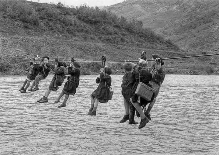 Дети идут в школу. Модена, Италия, 1959 год