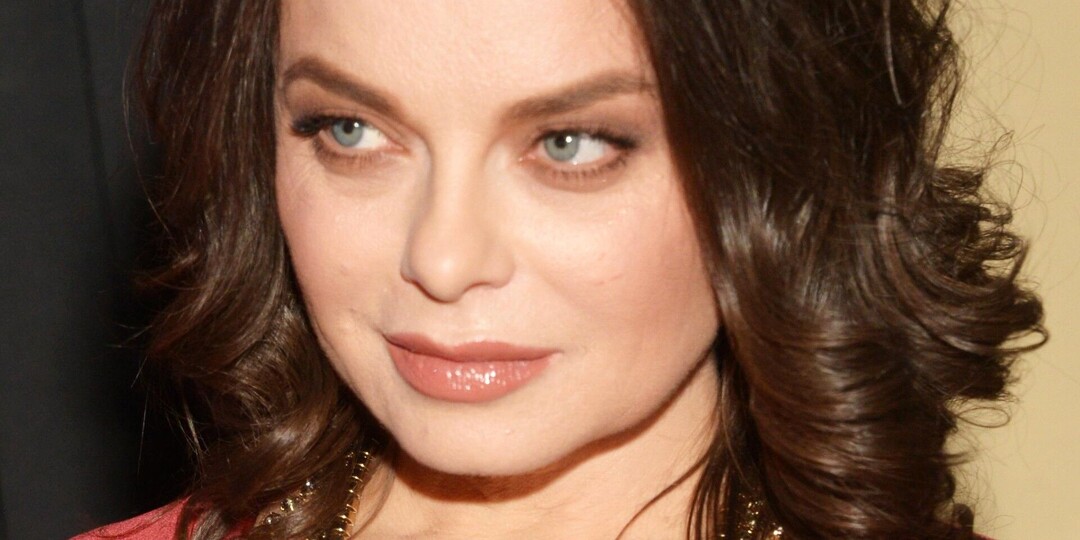 Желтые тюльпаны на всю жизнь: Как Наташа Королёва из хористки стала королевой эстрады 90-х