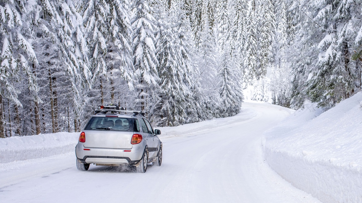    Госавтоинспекция Югры просит выезжать на трассу на подготовленном авто