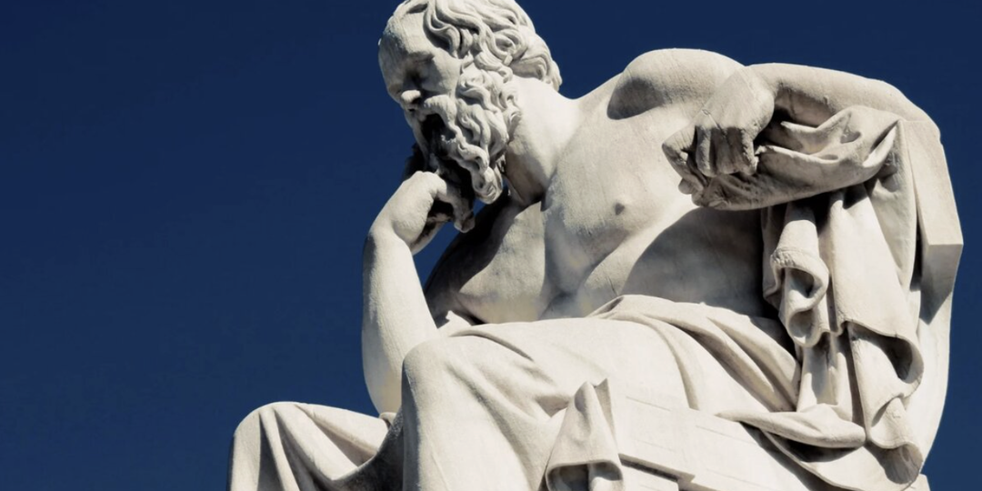 Почему у человека мало друзей: мудрость Сократа, актуальная как никогда