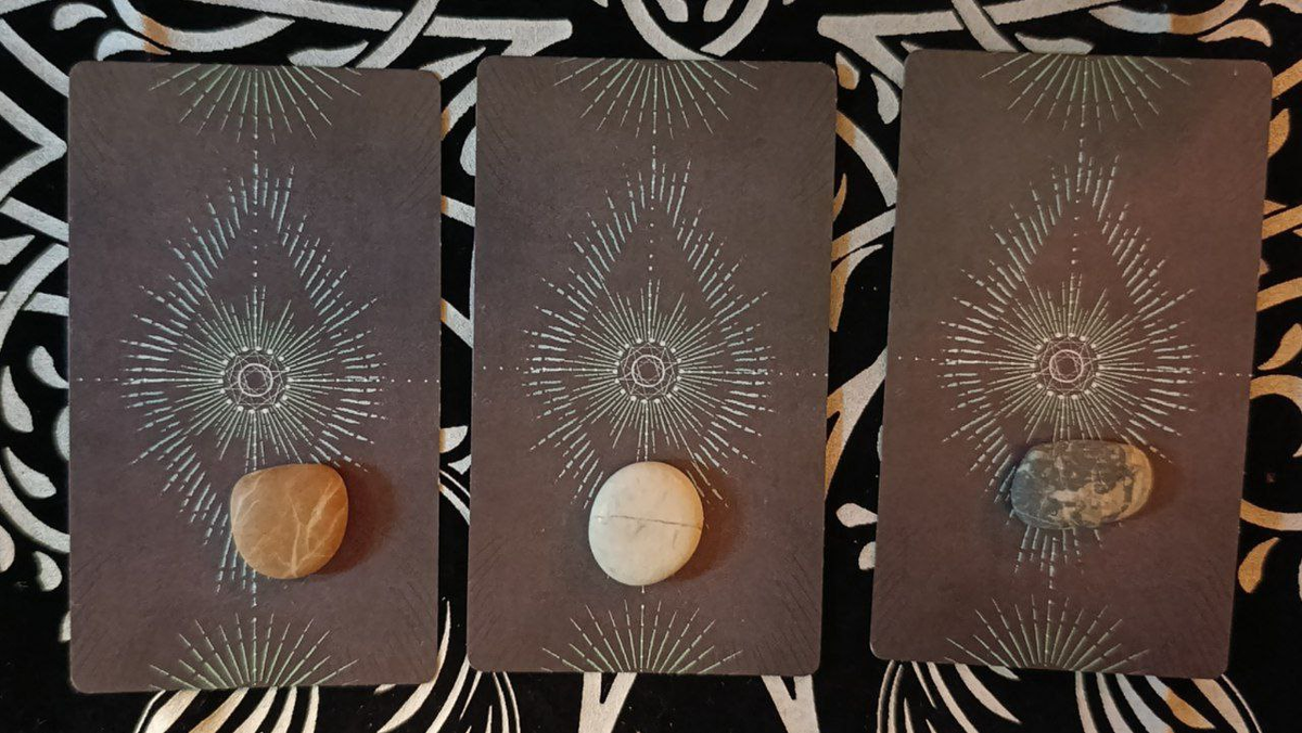 Расклад Мысли вашего партнёра о вас в течение дня