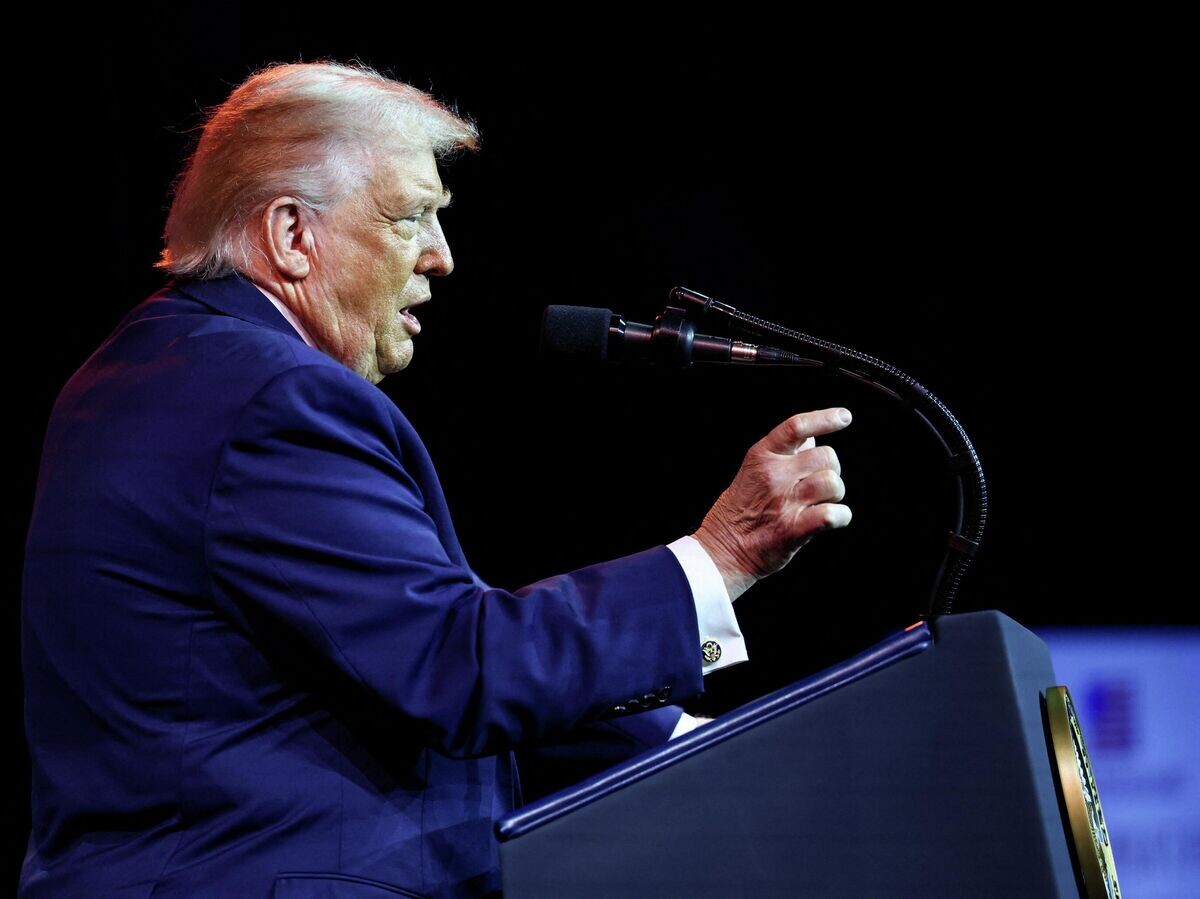    Президент США Дональд Трамп выступает перед законодателями-республиканцами из палаты представителей США в Трамп-Кеннеди-центре в Вашингтоне | © REUTERS / Kevin Lamarque