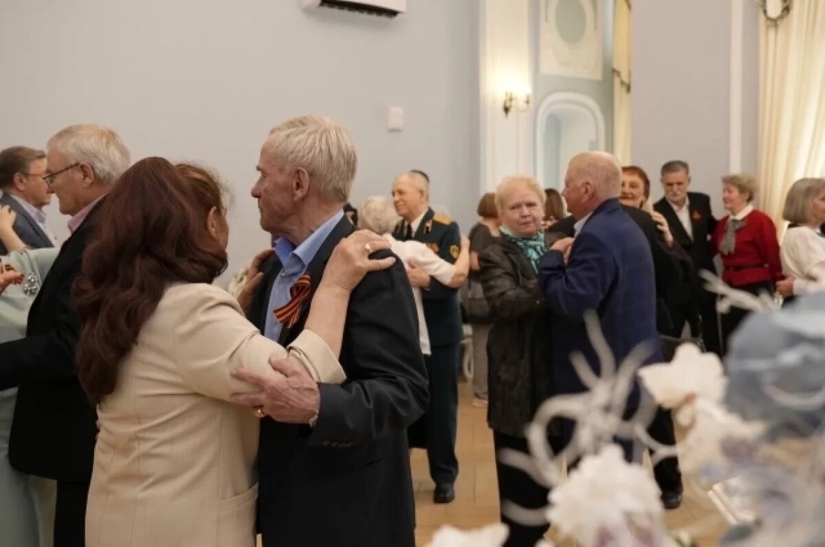    На Урале награду «Совет да любовь» получили 5,5 тысячи супружеских пар