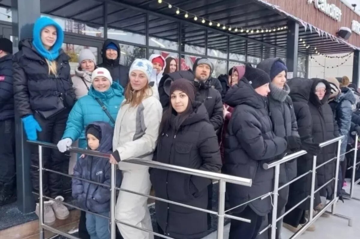    Тюменцы массово вышли на лед в День фигурного катания