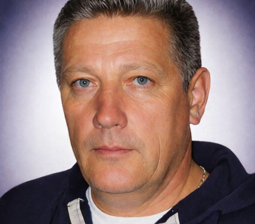 фото: «Ритуальный патруль"


 Источник: https://bloknot-volgograd.ru/news/spasatel-aleksey-peskov-skoropostizhno-skonchalsya-1936976