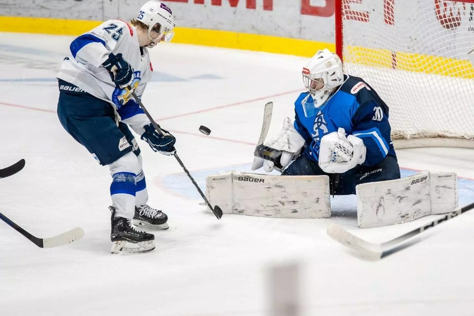    Гости из Рязани сразу взяли инициативу в свои руки. Фото: ХК «Динамо-Алтай»