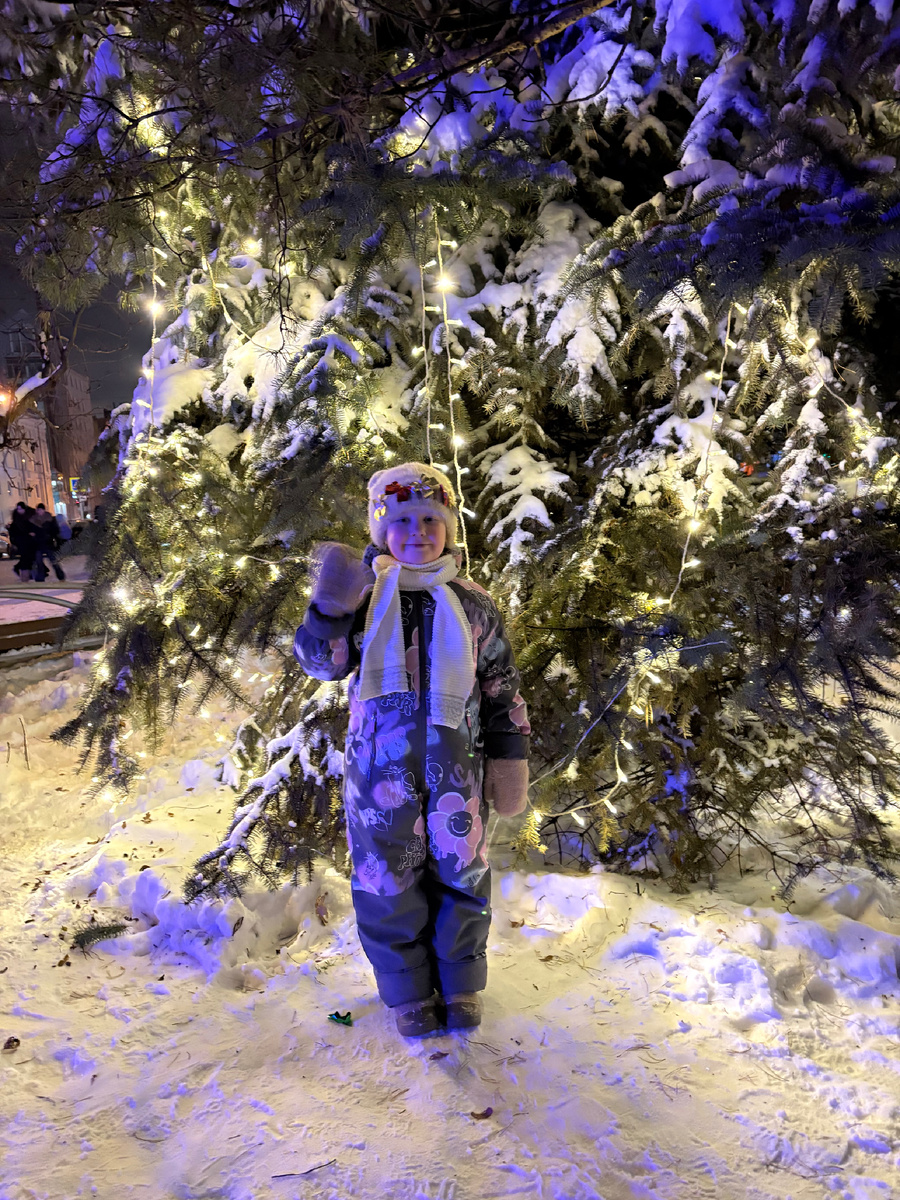 Доченька и елочка