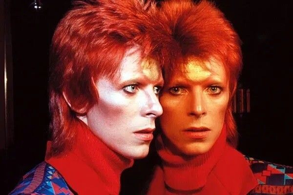Дэвид Боуи в образе Зигги Стардаста. Источник: davidbowie.com📷
