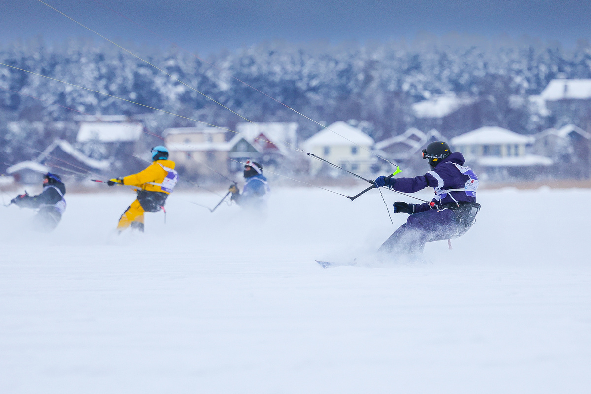    На Логмозере стартовал 1 этап Кубка Республики Карелии по сноукайтингу© Денис Павлов