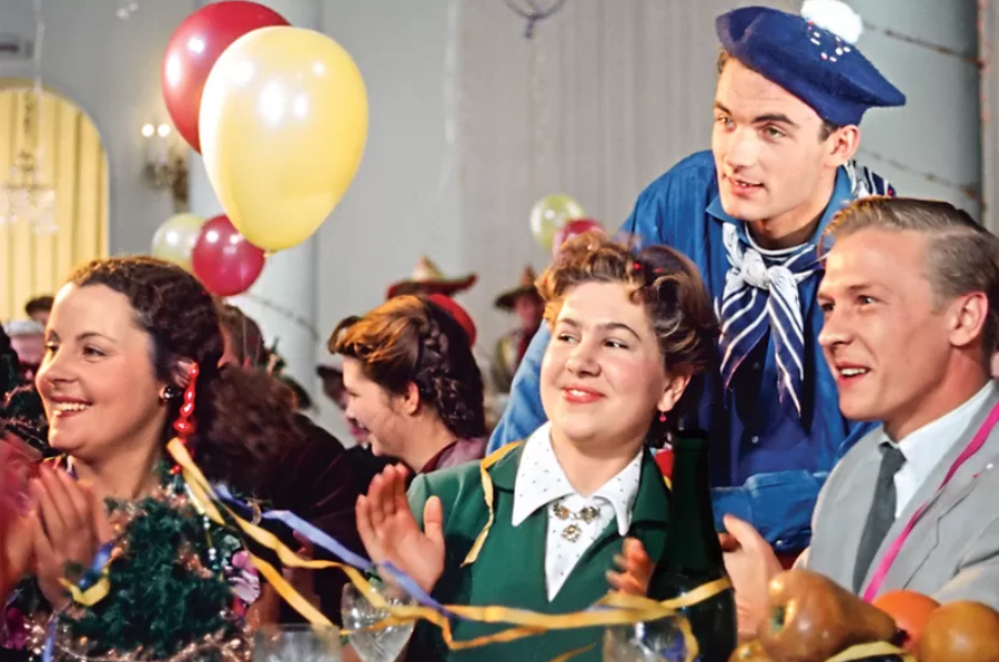 Инна Ульянова в фильме «Карнавальная ночь», 1956