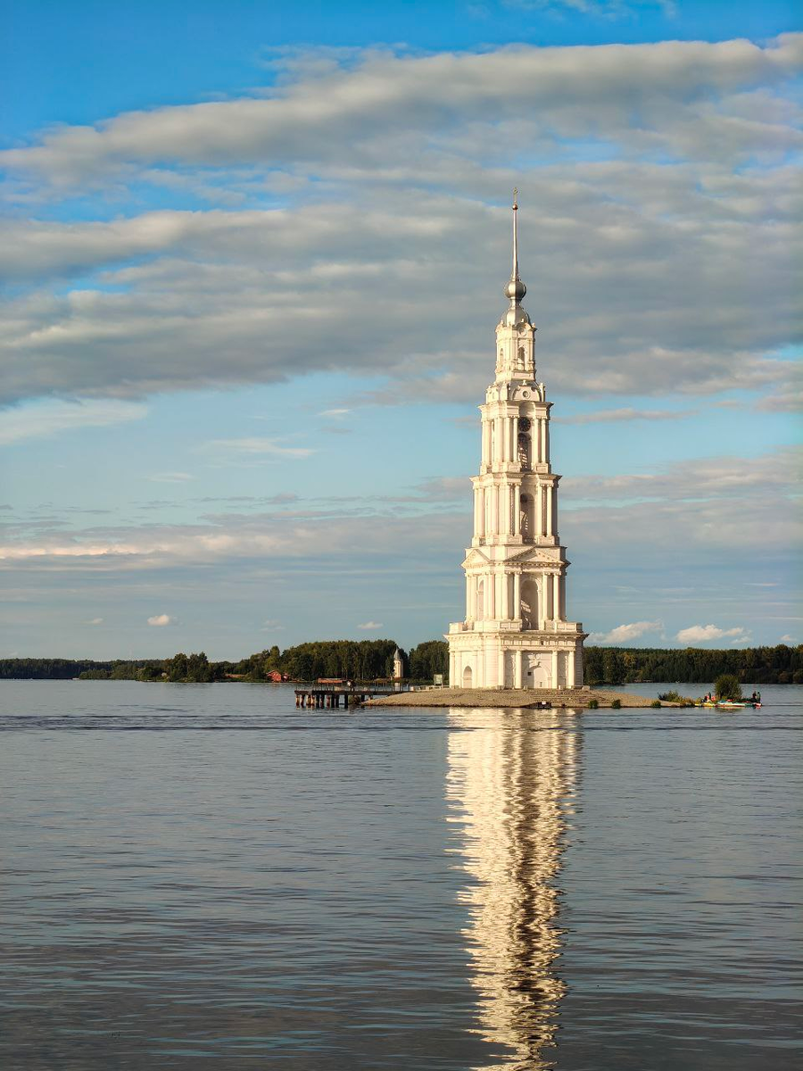 Никольская колокольня в Калязине