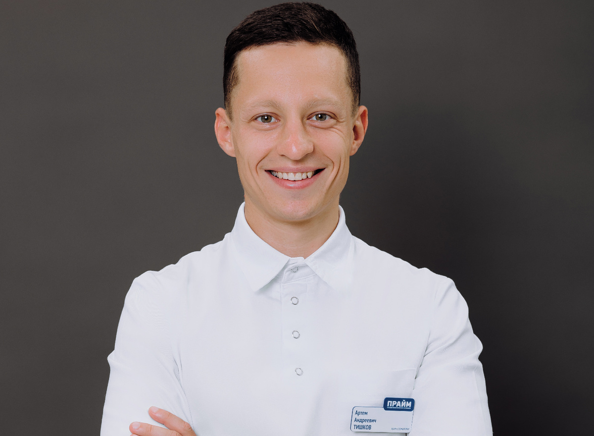 Артём Андреевич занимается не только сложным эндодонтическим лечением, но и протезированием зубов. 
