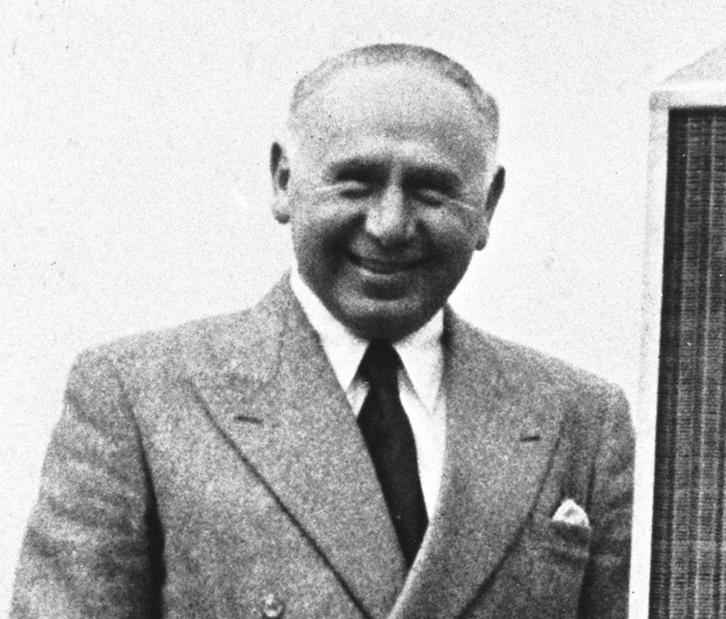 Николас Штраусслер, в родной Венгрии он свои способные реализовать не смог, в отличие от Англии.