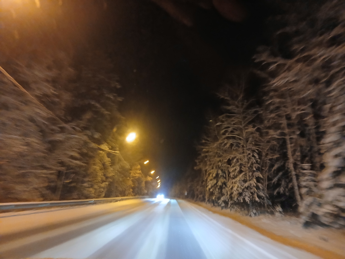 Красота зимней дороги. Листайте галерею