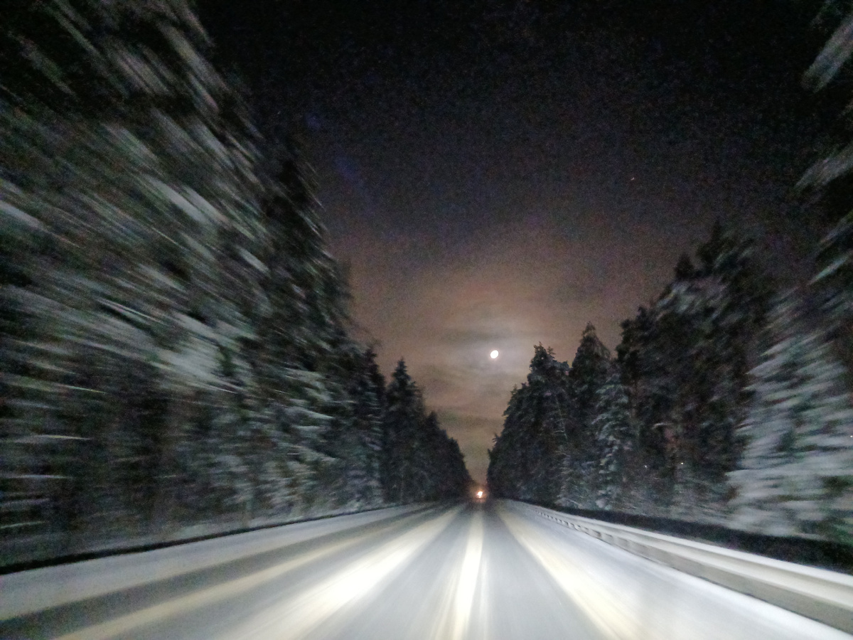 Красота зимней дороги. Листайте галерею