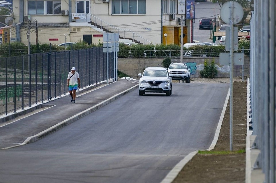    Большая часть дорог в городе-герое соответствуют высоким федеральным стандартам. Фото: пресс-служба департамента транспорта и и развития дорожно-транспортной инфраструктуры Севастополя