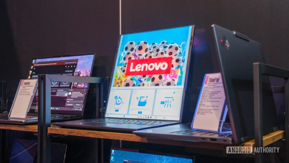    Lenovo показала ноутбуки с растягиваемыми экранами для игр и работы
