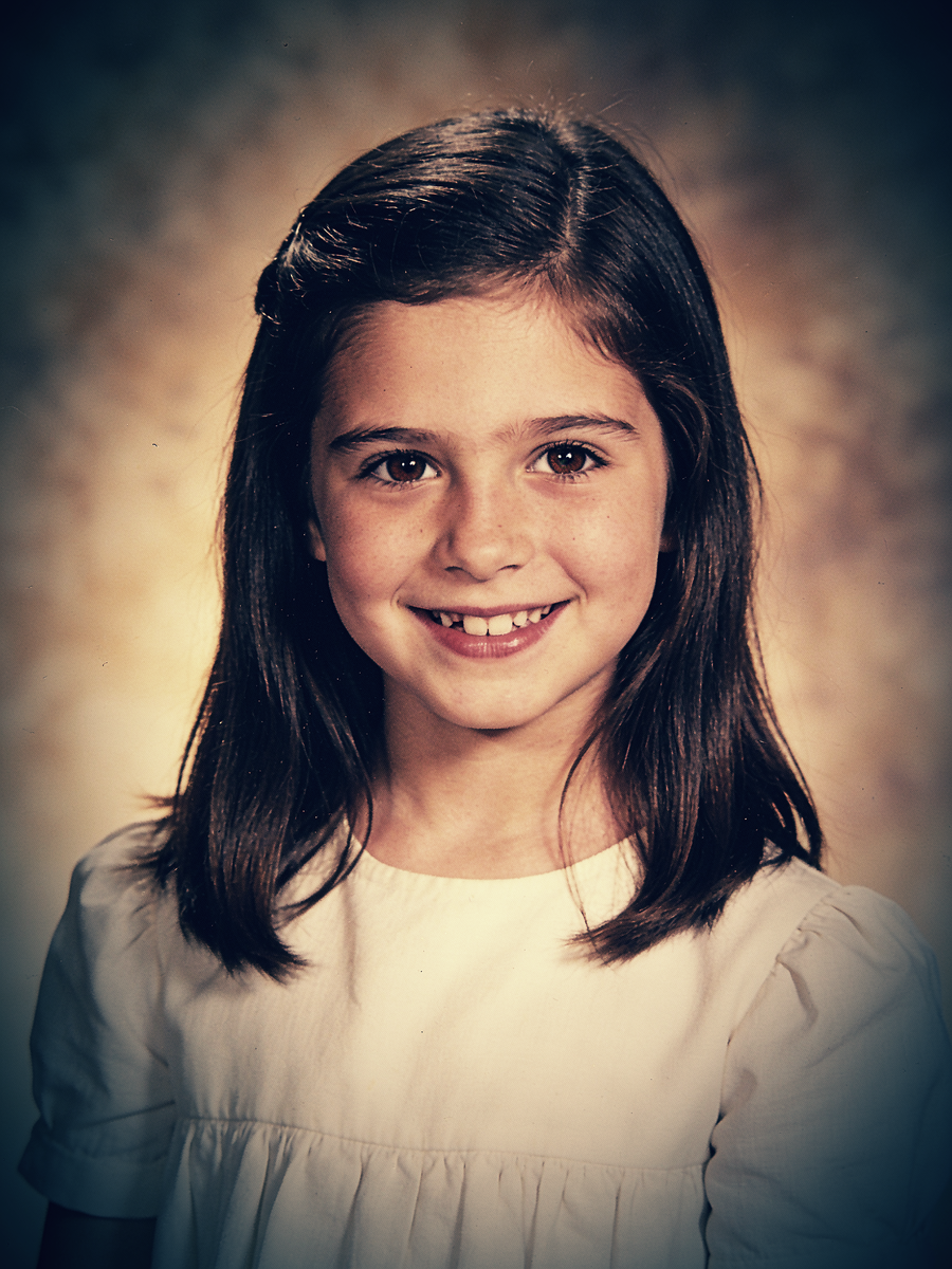 Николь Морен в детстве