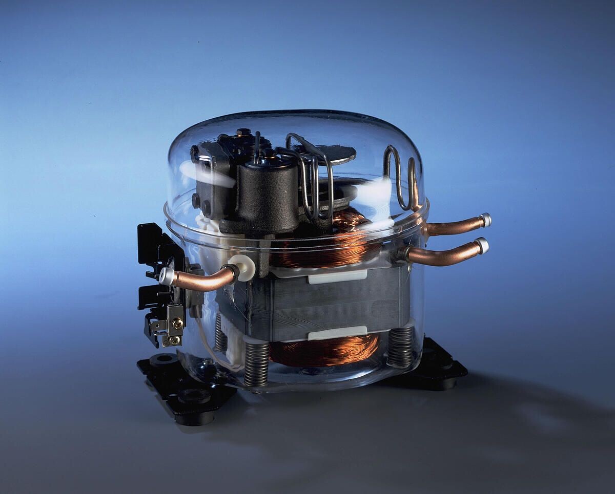 Мотор - компрессор бытового холодильника