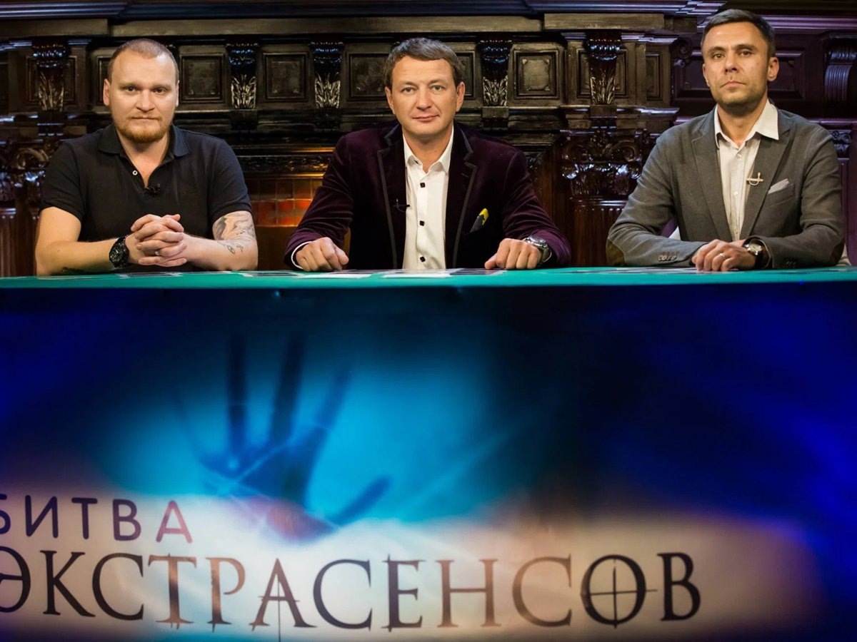     Иллюзионист Сафронов (слева) отметил, что в период борьбы с онкологией особенно нуждался в вере в чудо и поддержке