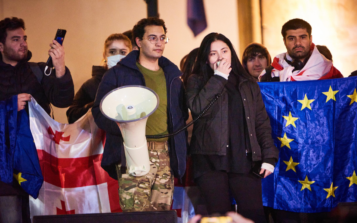 Молодежные организации и студенты протестуют против итогов парламентских выборов в Грузии ©Sputnik Грузия