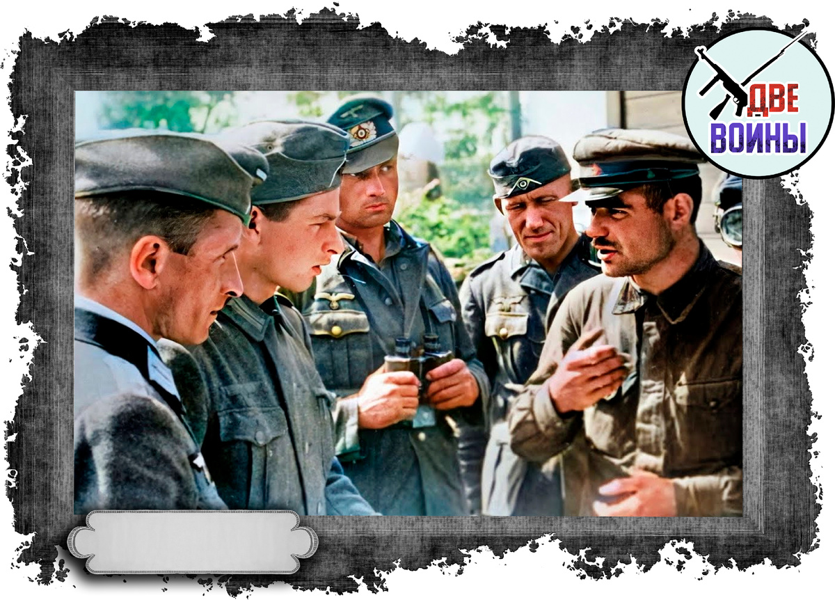 Допрос офицера РККА. Фото в свободном доступе.