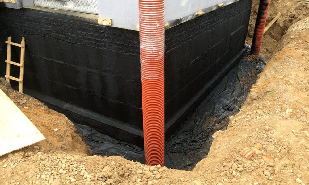 Гидроизоляция фундамента: виды и технология установки