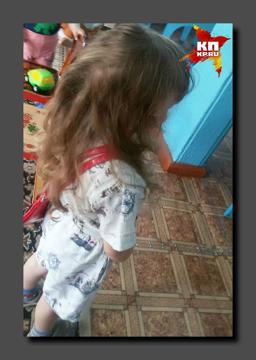 Мальчик с длинными волосами. Скриншот снимка, опубликованного  «Комсомольской правдой». Фотография была предоставлена сотрудниками ДОУ «Колосок» 