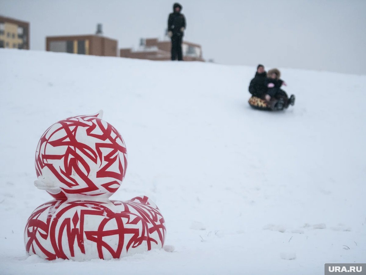    На праздник принято принимать зиму и ее морозные правила