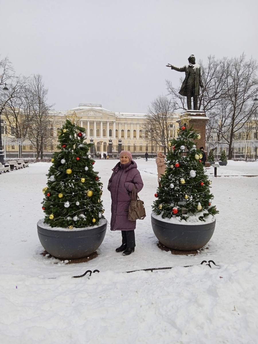 Я у здания Русского музея.