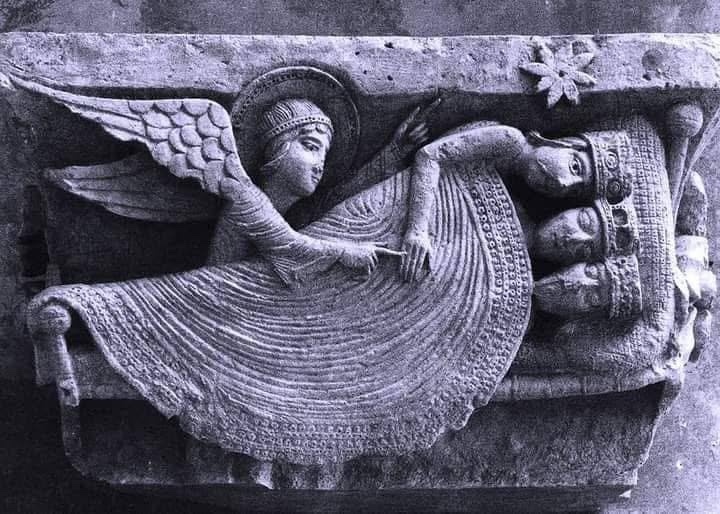 Рельеф «Ангел, пробуждающий волхвов» (Собор Сен-Лазар, Отён, Бургундия, XII в.). Сейчас они встанут и отправятся вслед за Звездой в Вифлеем