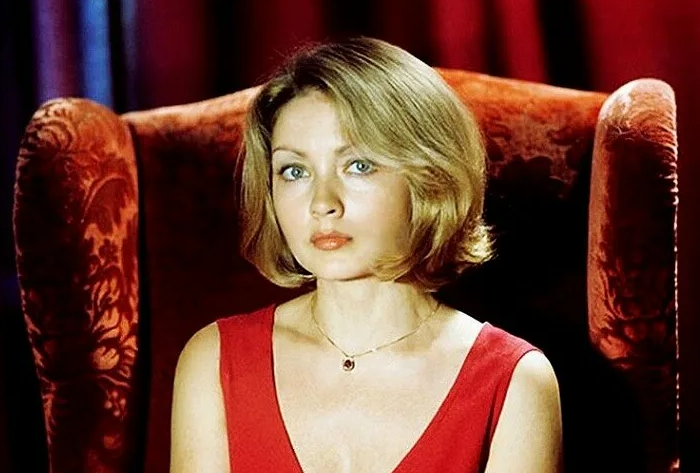 Скандалила с Герасимовым, отвергла Окуджаву и Кончаловского: московская красавица Жанна Болотова