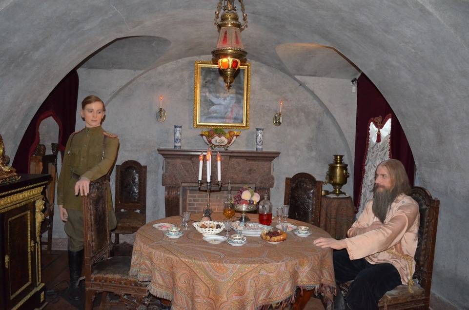 Фото из открытых источников. Реконструкция событий в Юсуповском дворце.