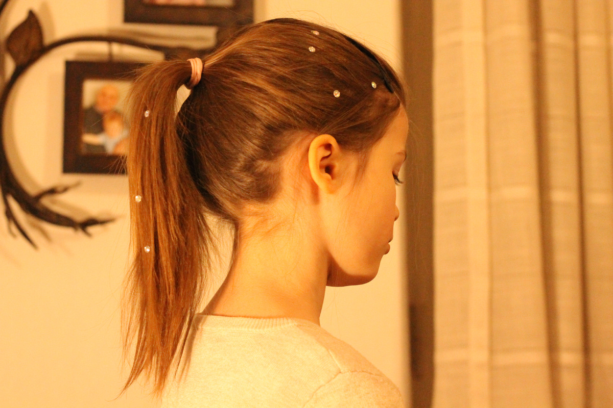 Новогодний хвостик. Блескучие штучки добавлены специальной машиной. Чудеса науки и техники!