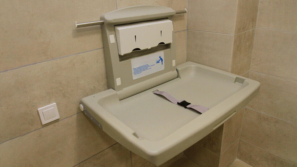     Менявшую подгузник ребенку туристку изрезали в туалете универмага www.globallookpress.com/Mykola Miakshykov